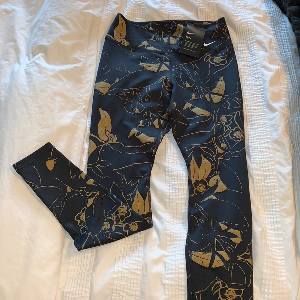 Nike leggings